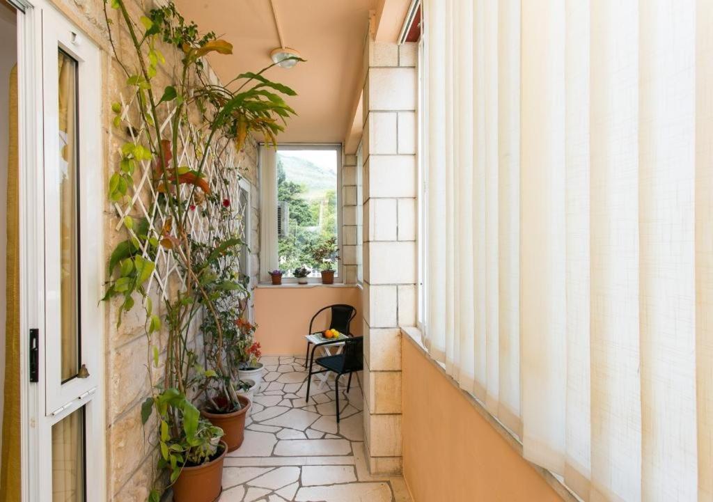Yellow Room Guesthouse ดูบรอฟนิก ภายนอก รูปภาพ